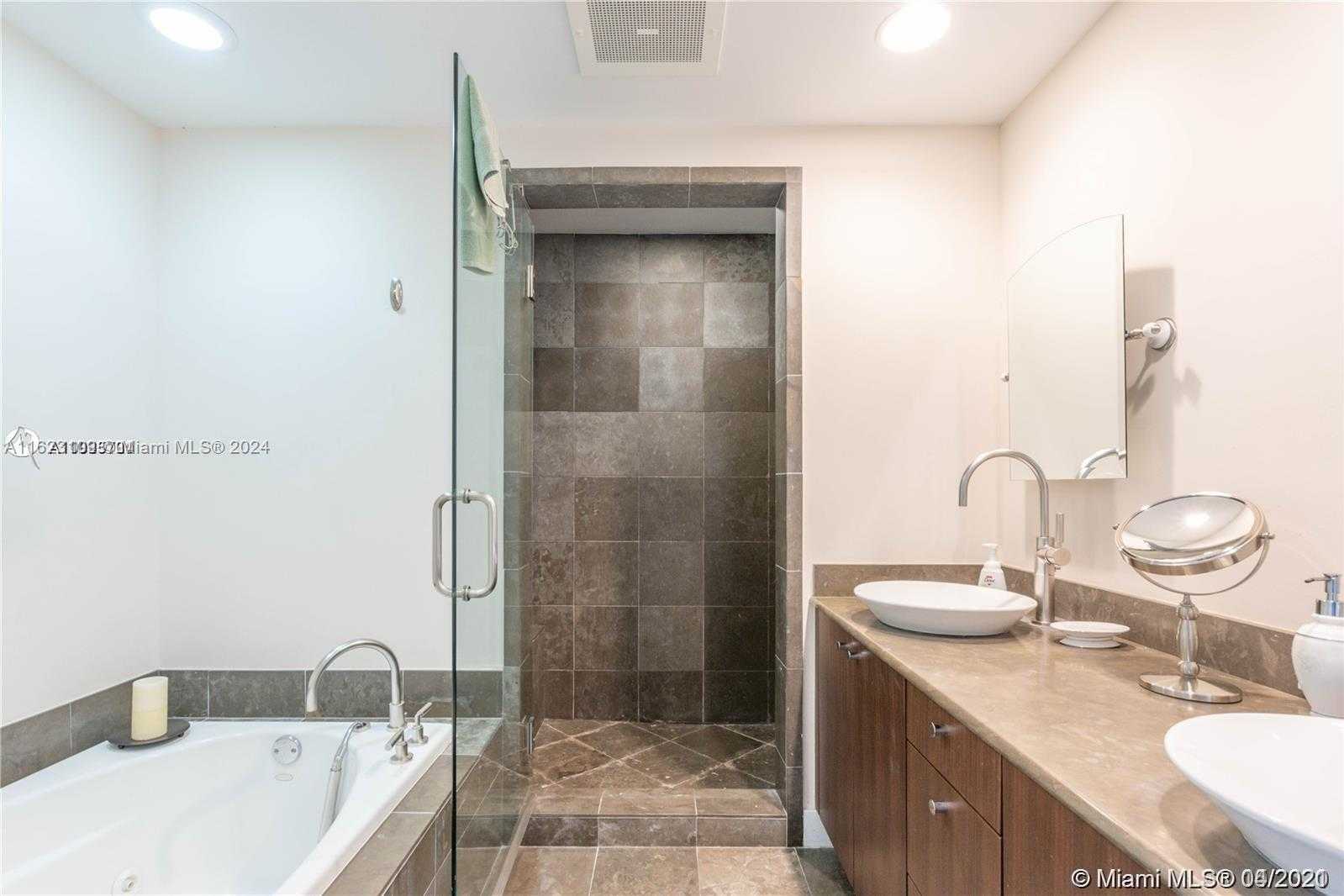 Small Image of 3801 COLLINS AVE #1102, Miami Beach Number 8