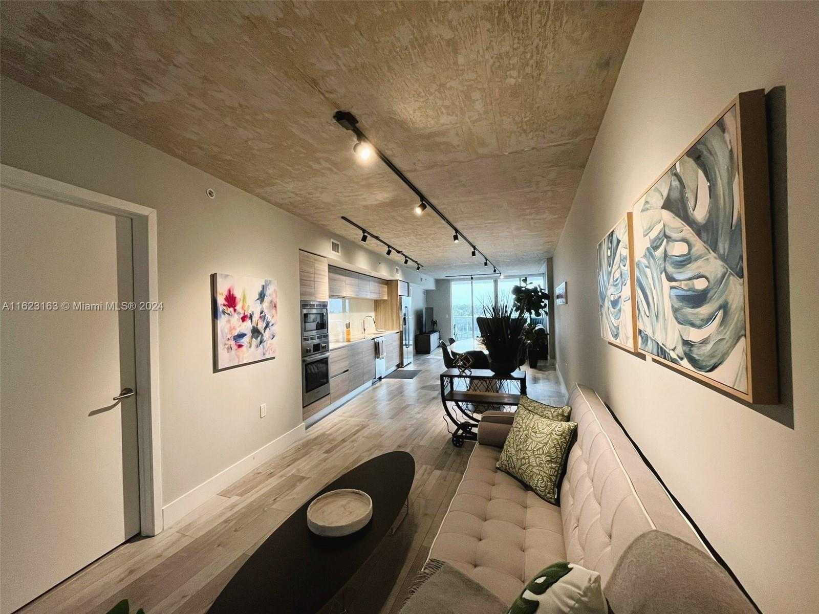 Small Image of 6620 INDIAN CREEK DR #509, Miami Beach Number 3