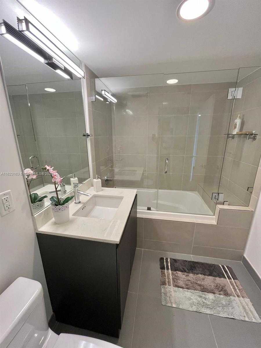 Small Image of 6620 INDIAN CREEK DR #509, Miami Beach Number 30