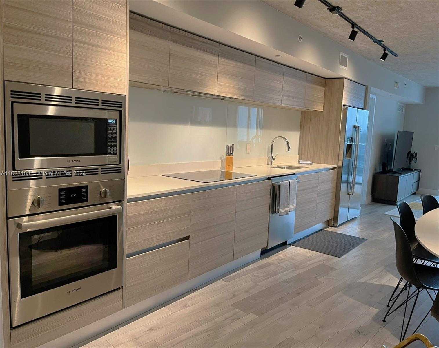 Small Image of 6620 INDIAN CREEK DR #509, Miami Beach Number 8