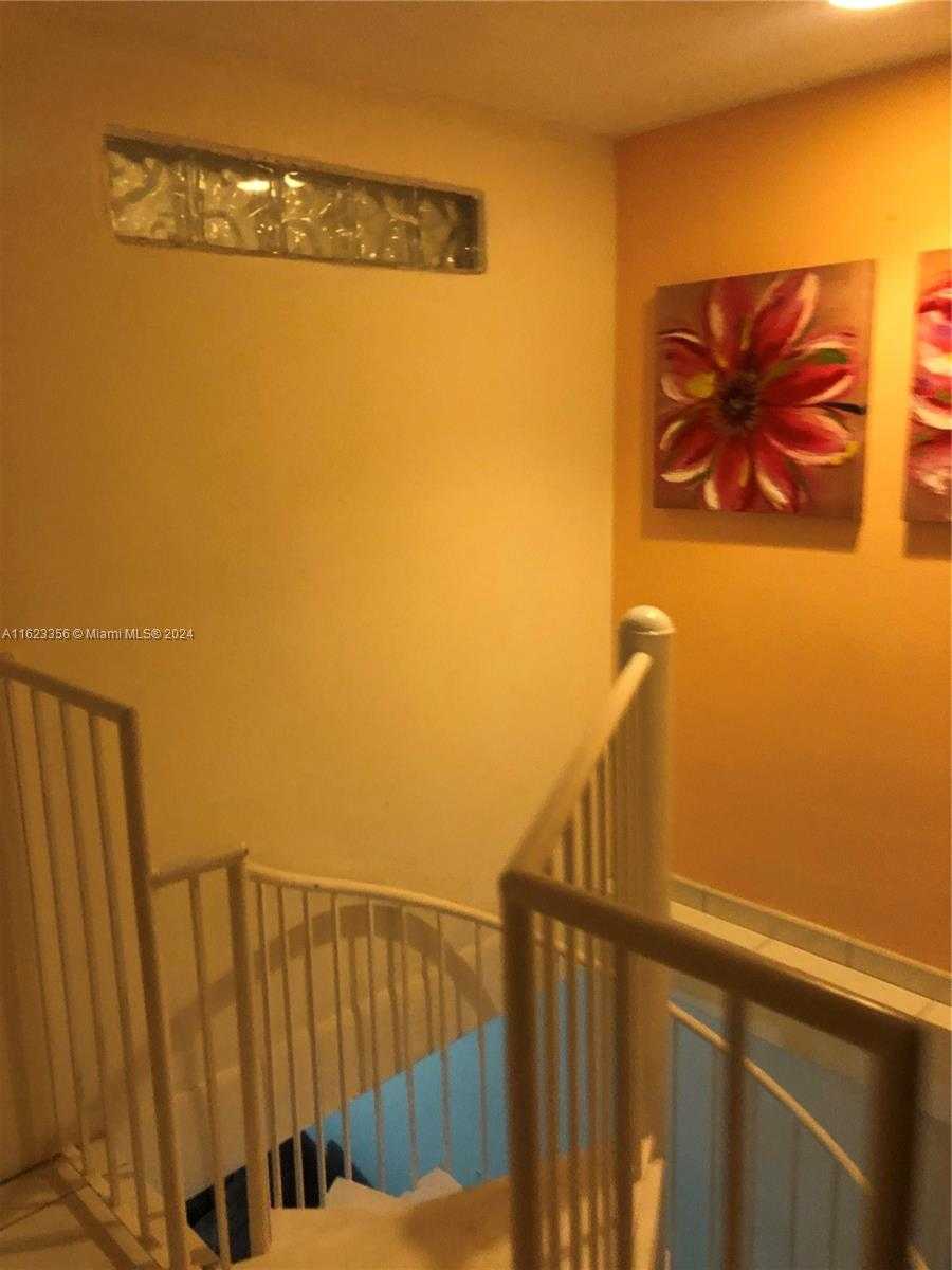 Small Image of 5445 COLLINS AVE #TH-7, Miami Beach Number 11