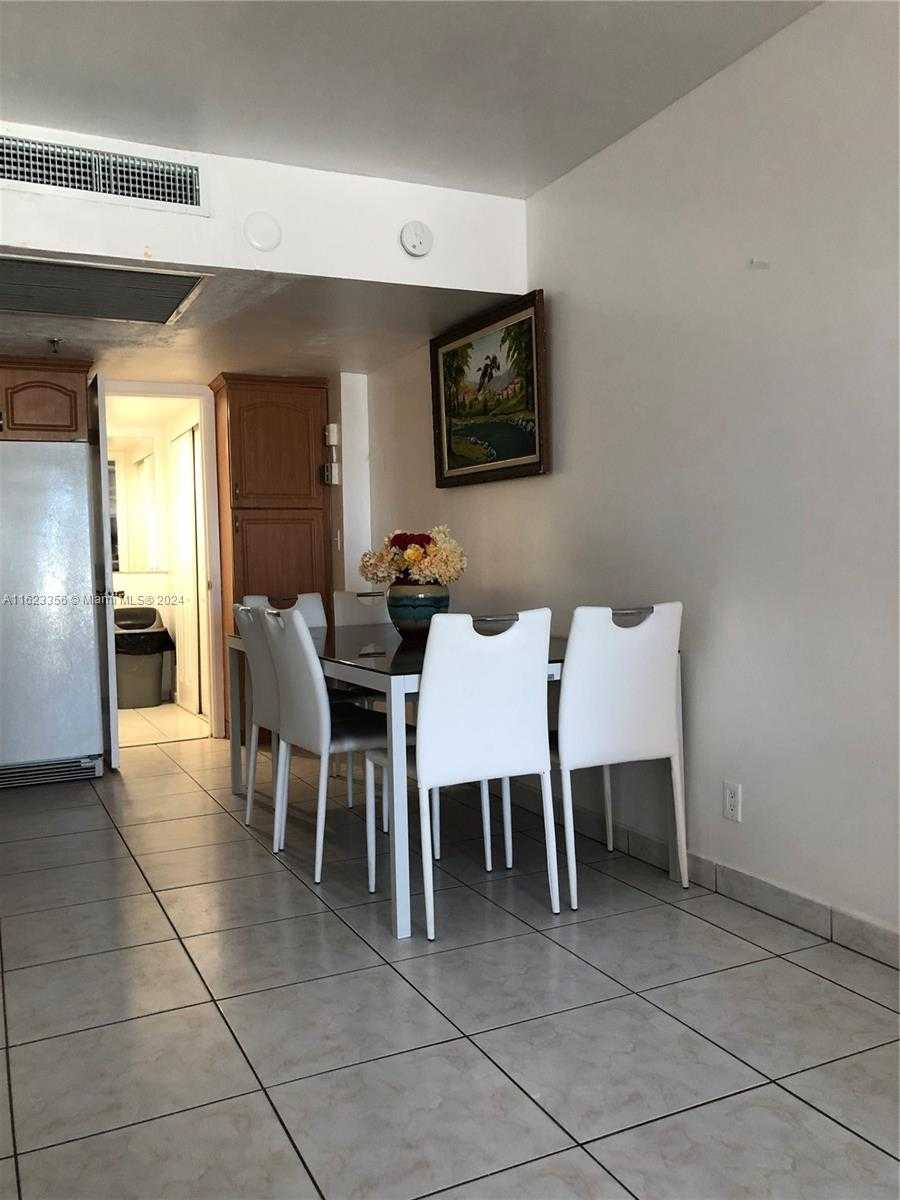 Small Image of 5445 COLLINS AVE #TH-7, Miami Beach Number 6