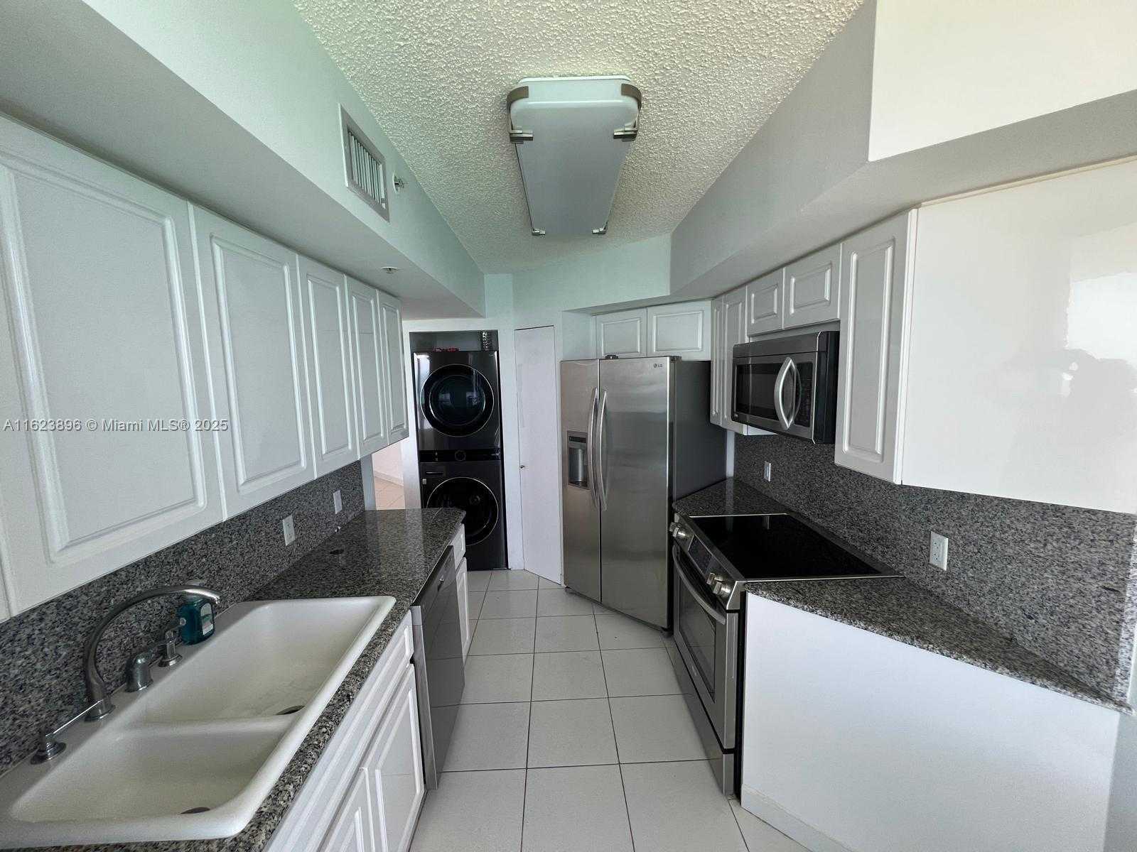 Small Image of 6301 COLLINS AVE #3002, Miami Beach Number 21