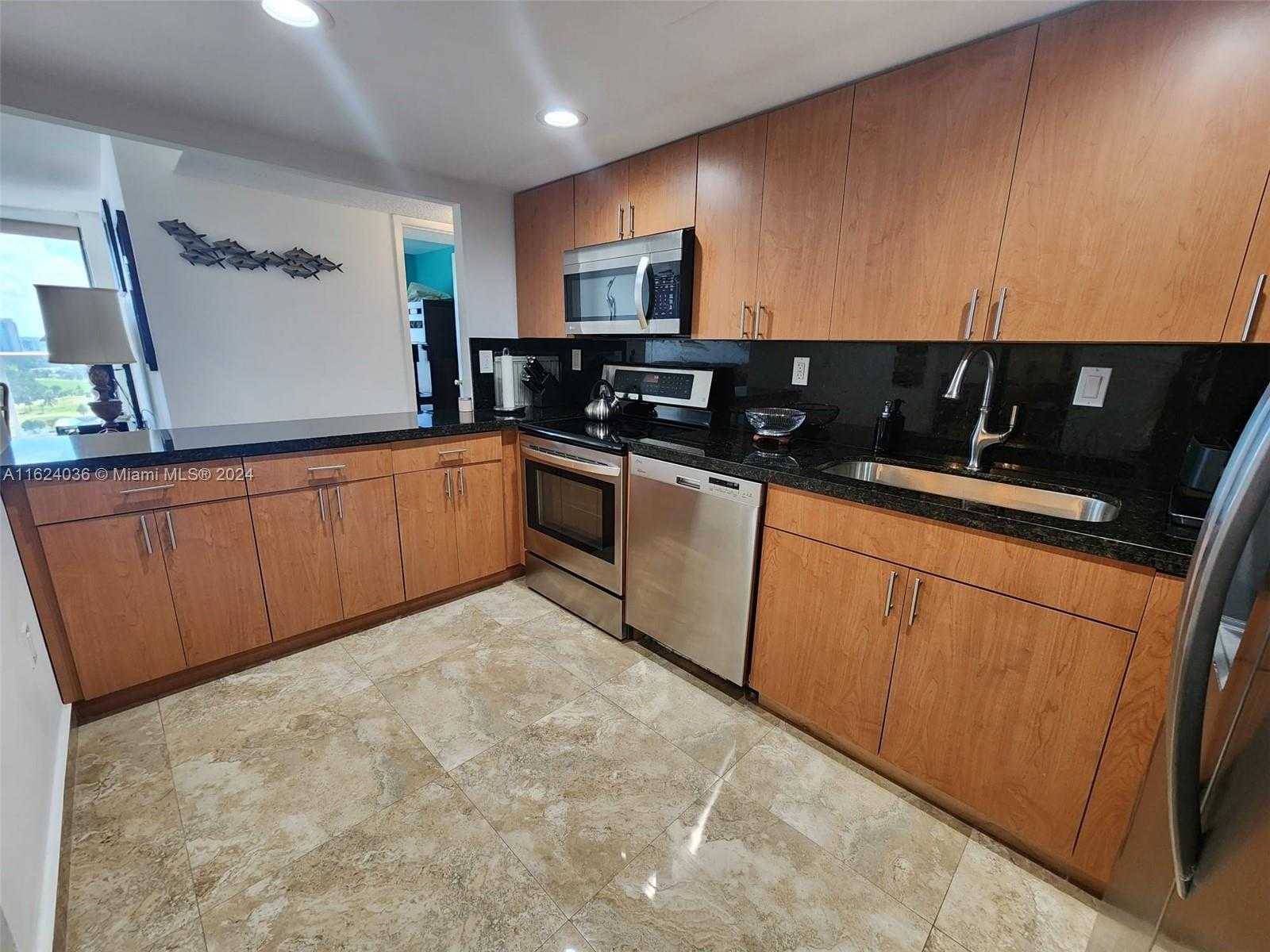 Small Image of 3731 NORTH COUNTRY CLUB DR #2127, Aventura Number 13
