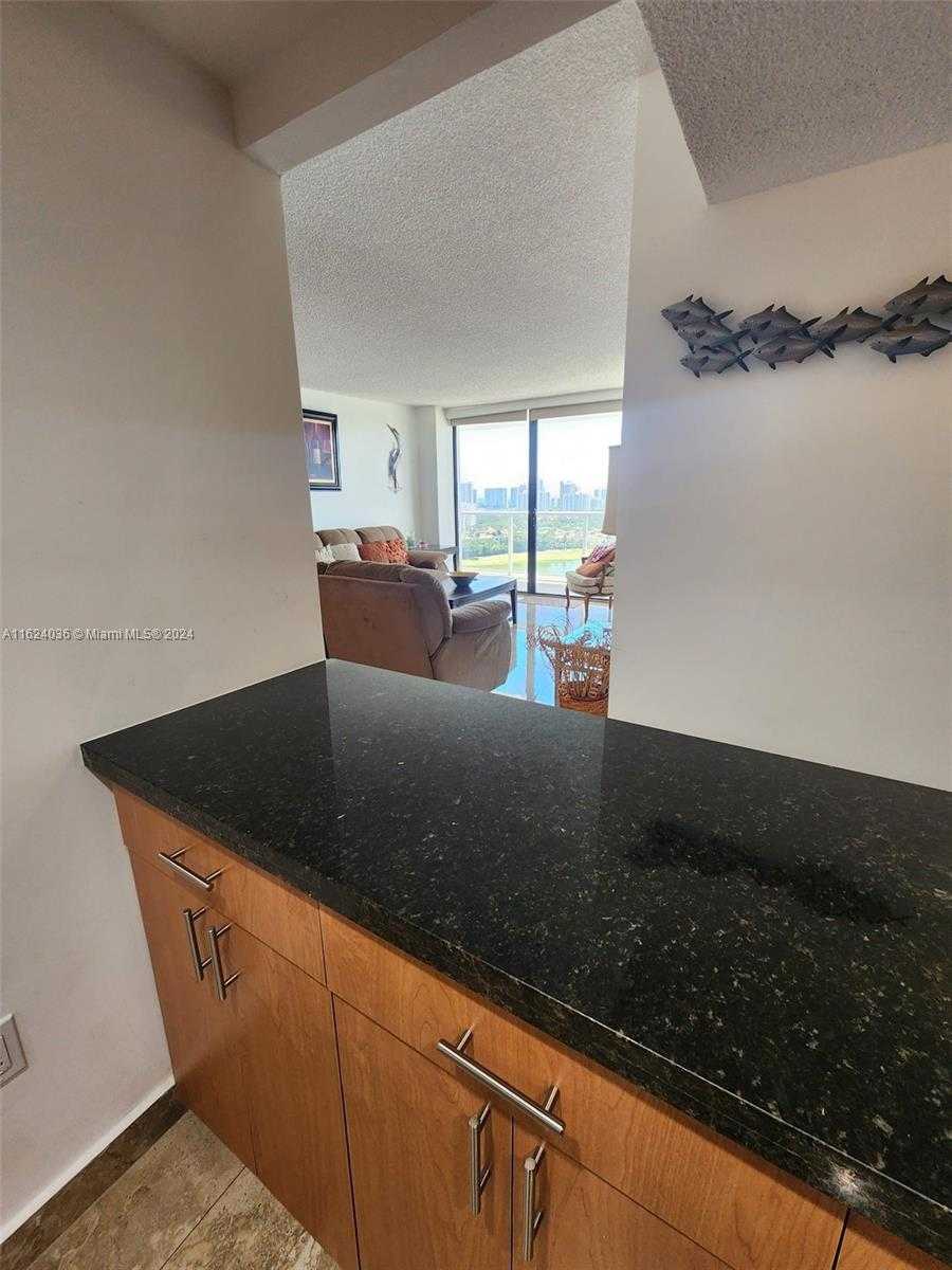Small Image of 3731 NORTH COUNTRY CLUB DR #2127, Aventura Number 14