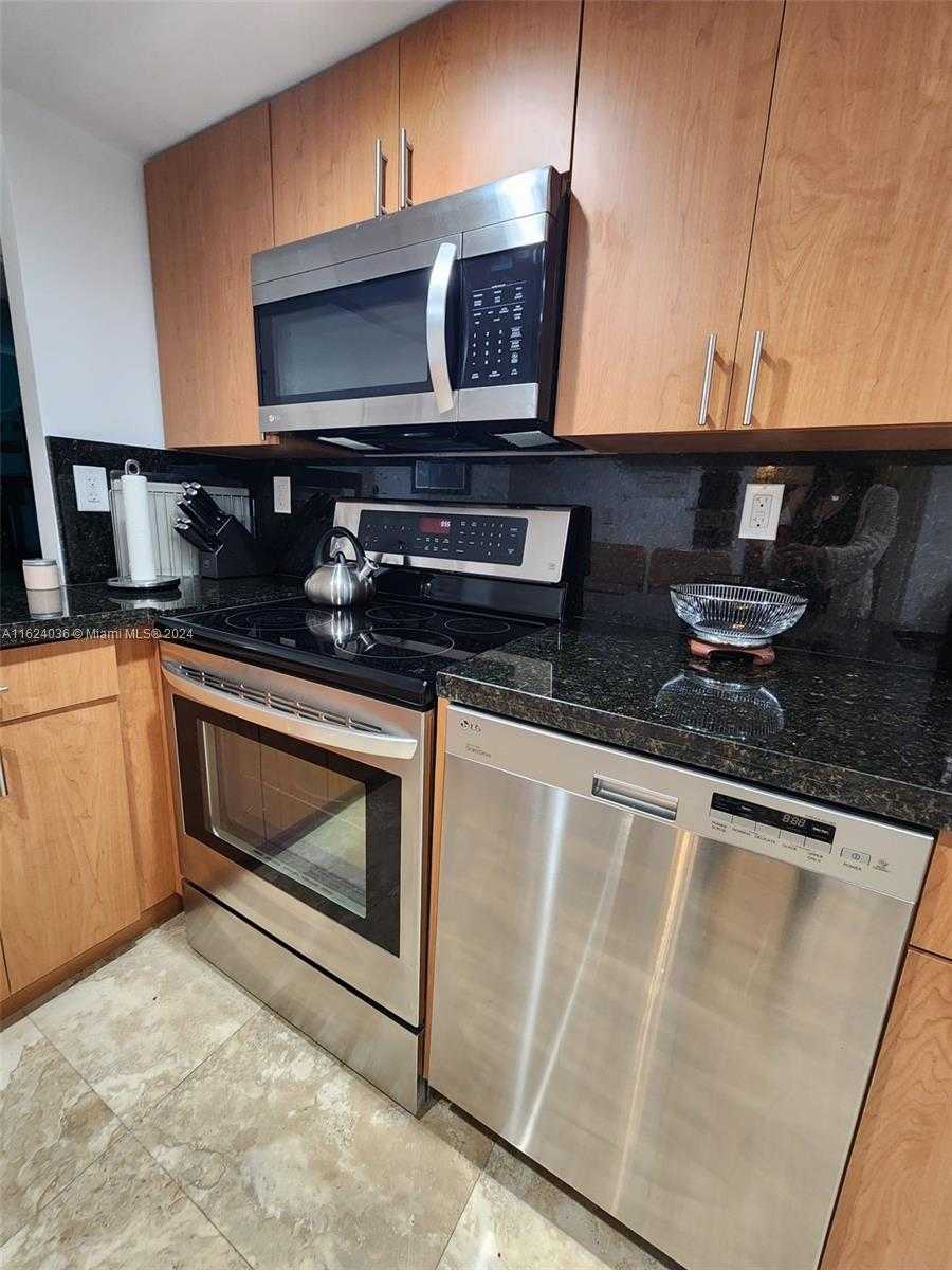 Small Image of 3731 NORTH COUNTRY CLUB DR #2127, Aventura Number 16