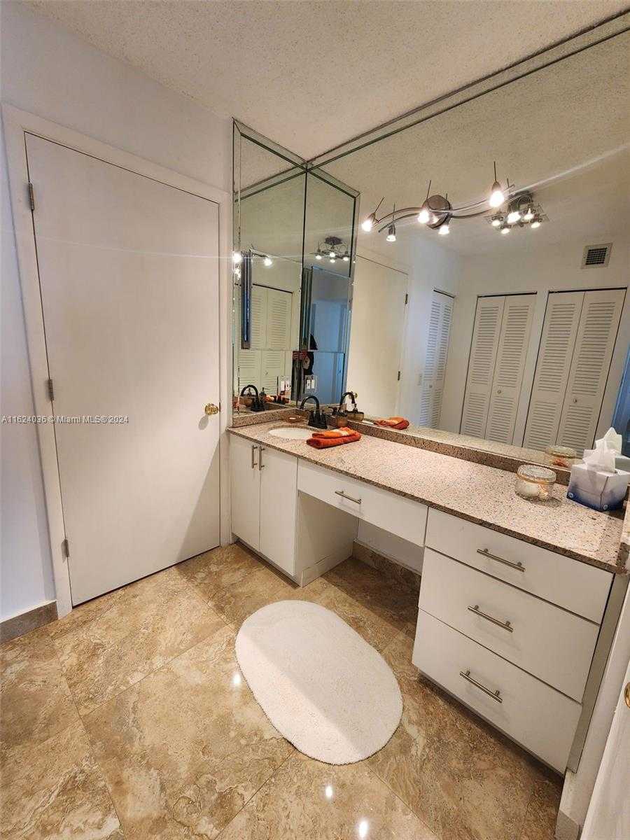 Small Image of 3731 NORTH COUNTRY CLUB DR #2127, Aventura Number 42