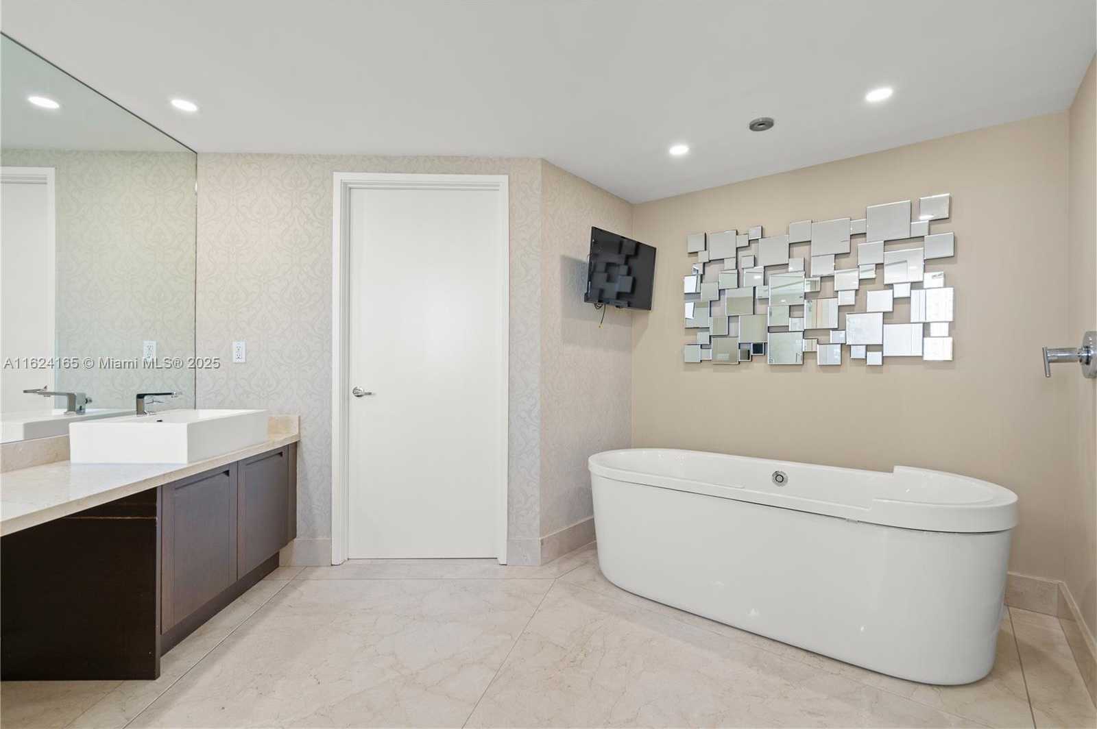 Small Image of 150 SUNNY ISLES BLVD #1-UPH2, Sunny Isles Beach Number 17