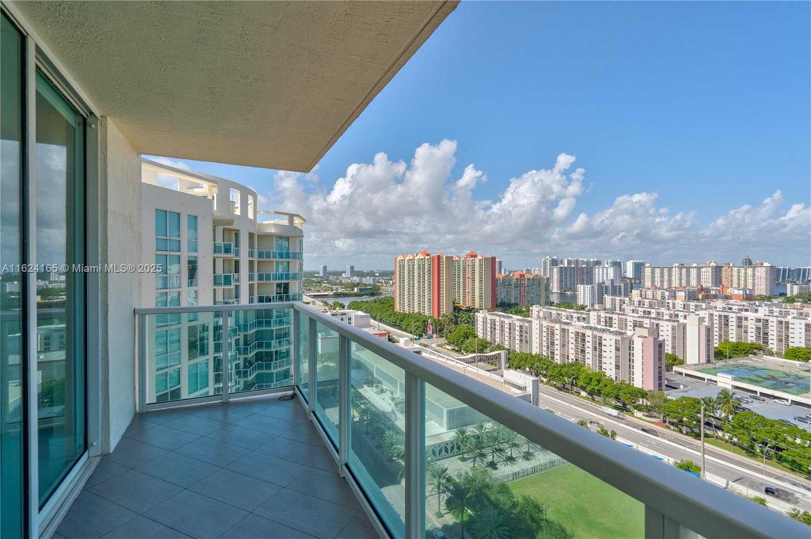 Small Image of 150 SUNNY ISLES BLVD #1-UPH2, Sunny Isles Beach Number 5