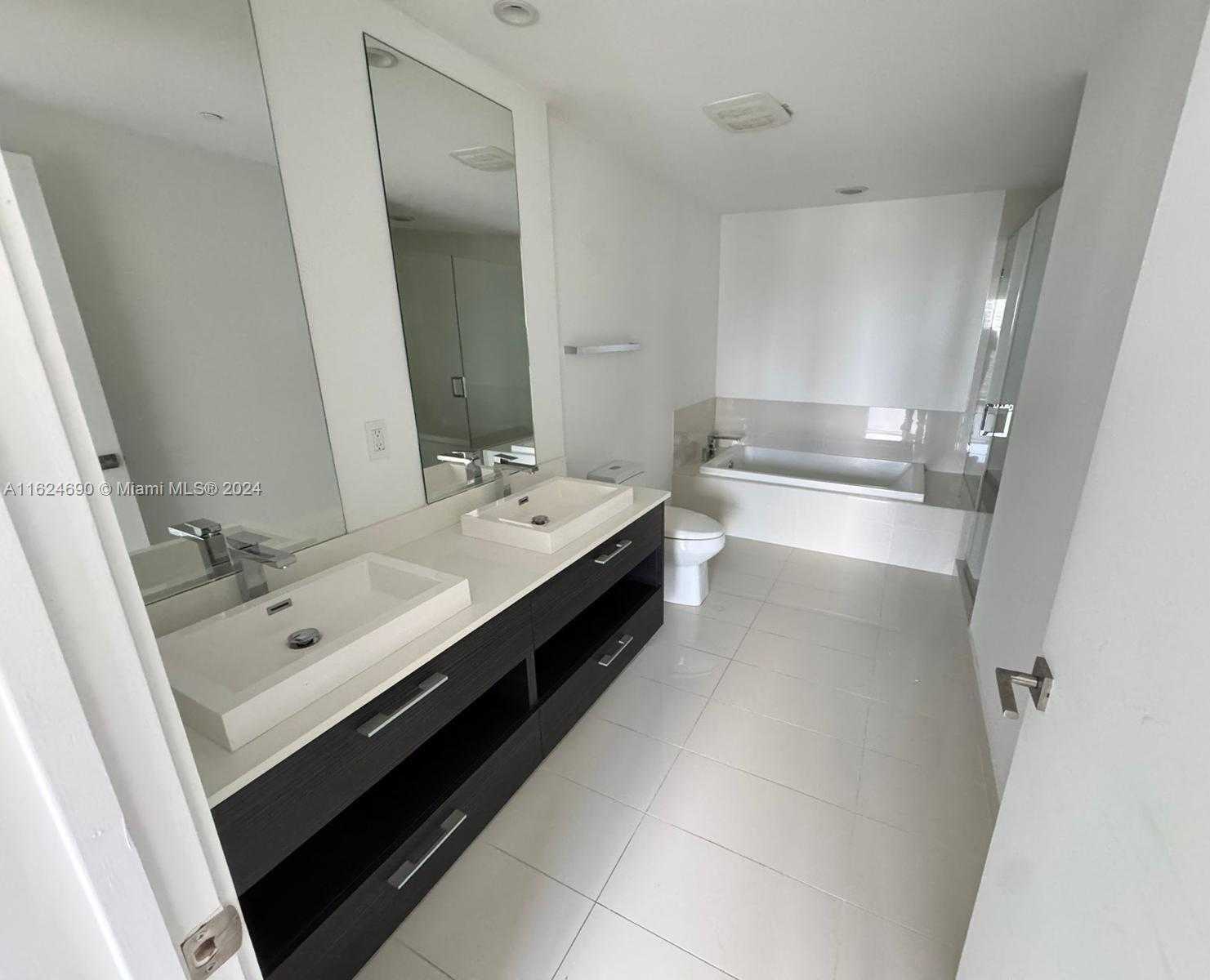 Small Image of 55 SOUTH WEST 9TH ST #3903, Miami Number 5