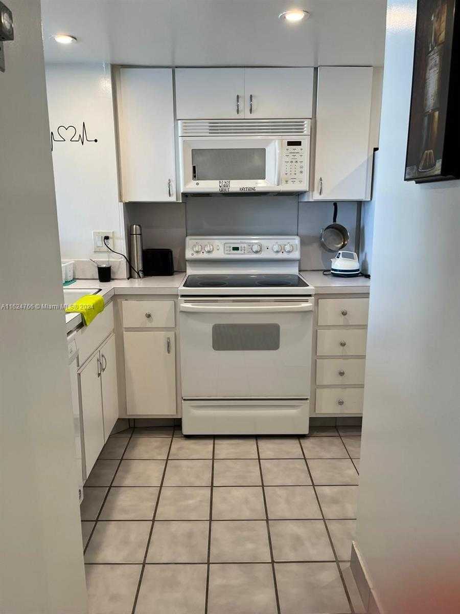 Small Image of 1965 SOUTH OCEAN DR #17A, Hallandale Beach Number 34