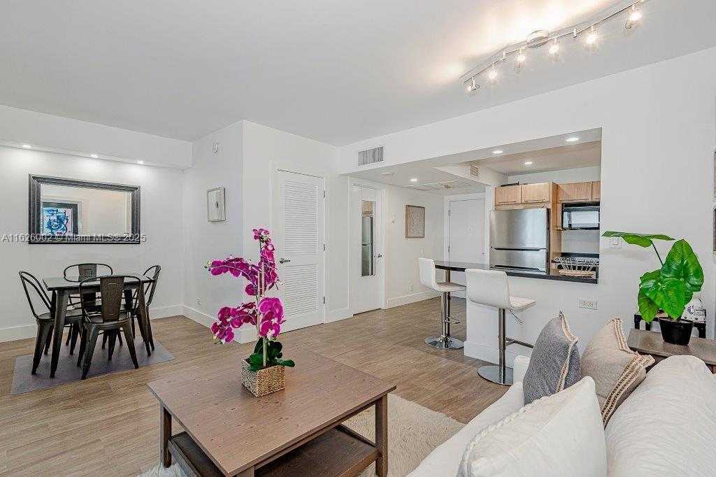 Small Image of 2301 COLLINS AVE #1242, Miami Beach Number 12