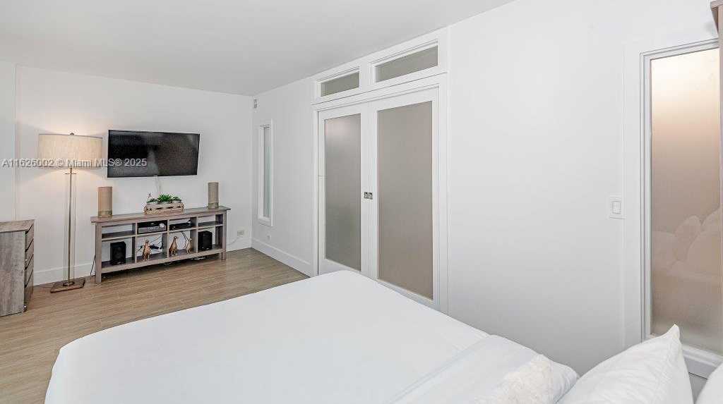 Small Image of 2301 COLLINS AVE #1242, Miami Beach Number 23