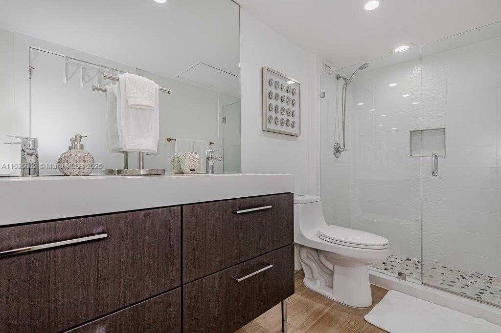 Small Image of 2301 COLLINS AVE #1242, Miami Beach Number 26