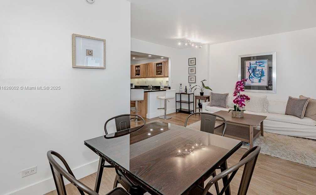 Small Image of 2301 COLLINS AVE #1242, Miami Beach Number 9