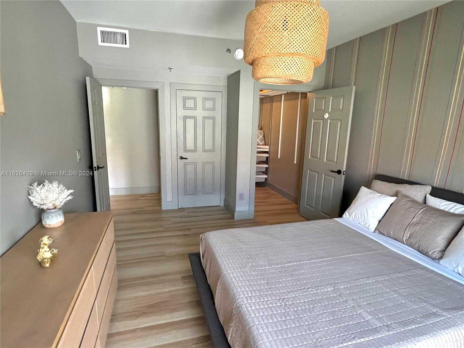 Small Image of 3145 NE 184th St, Aventura, FL 33160, USA Number 21