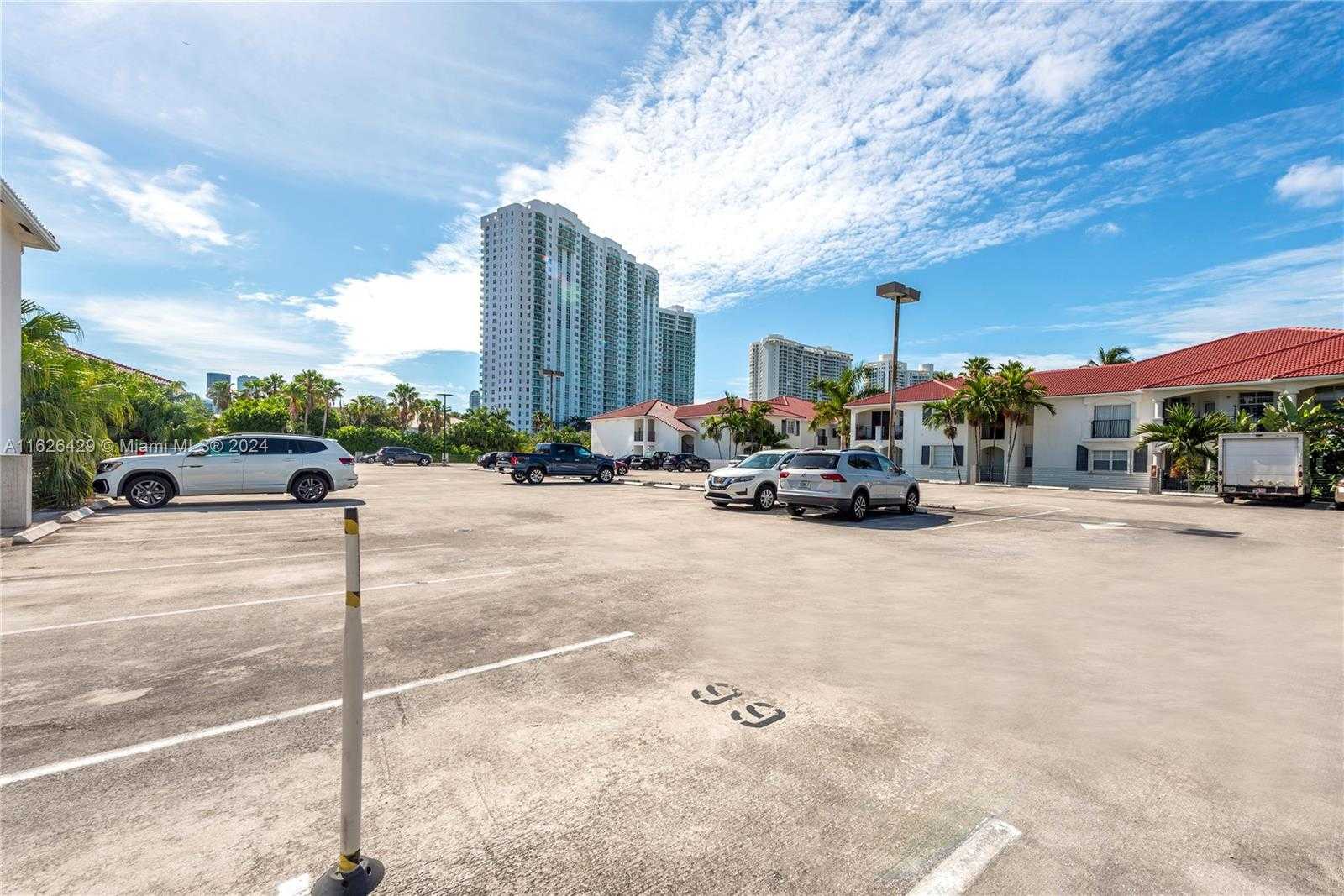 Small Image of 3145 NE 184th St, Aventura, FL 33160, USA Number 58