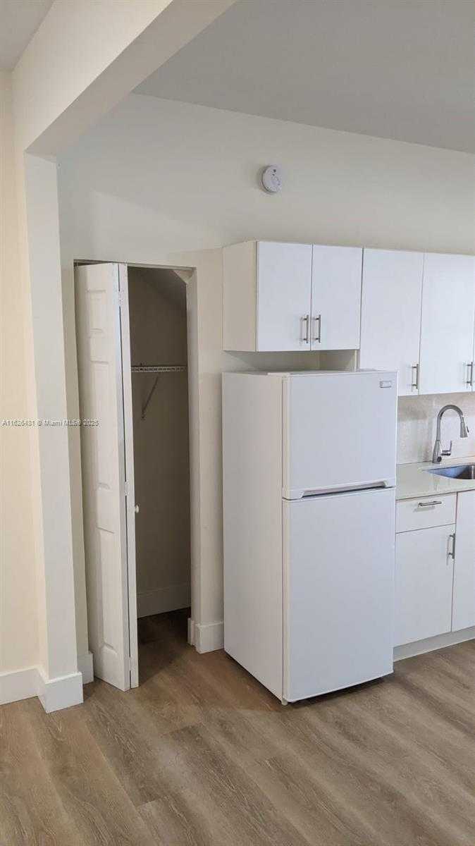 Small Image of 2000 MONROE ST #8, Hollywood Number 10