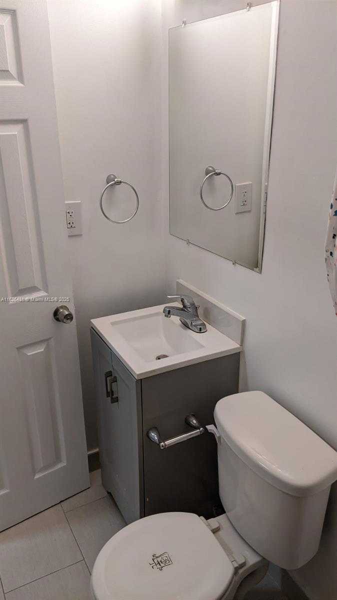 Small Image of 2000 MONROE ST #8, Hollywood Number 12