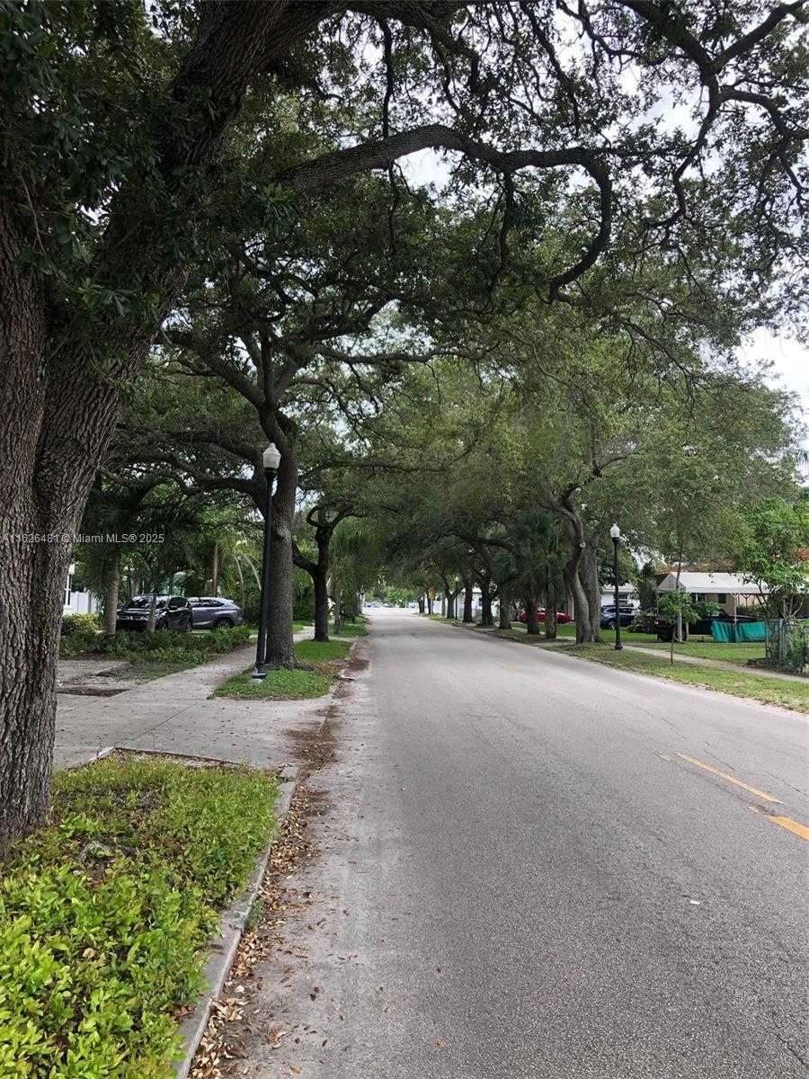 Small Image of 2000 MONROE ST #8, Hollywood Number 15