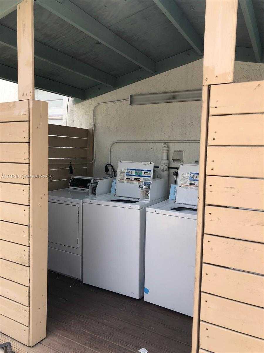 Small Image of 2000 MONROE ST #8, Hollywood Number 18