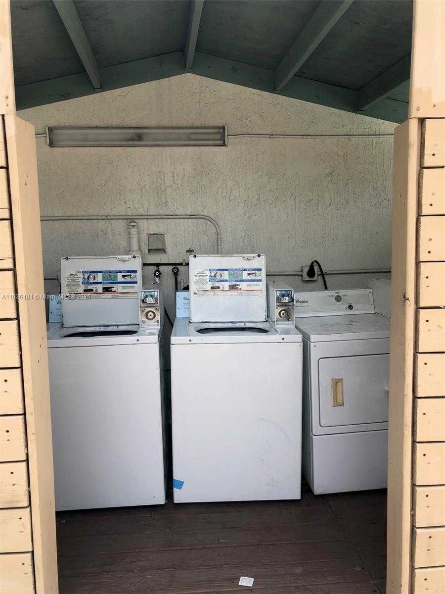 Small Image of 2000 MONROE ST #8, Hollywood Number 19