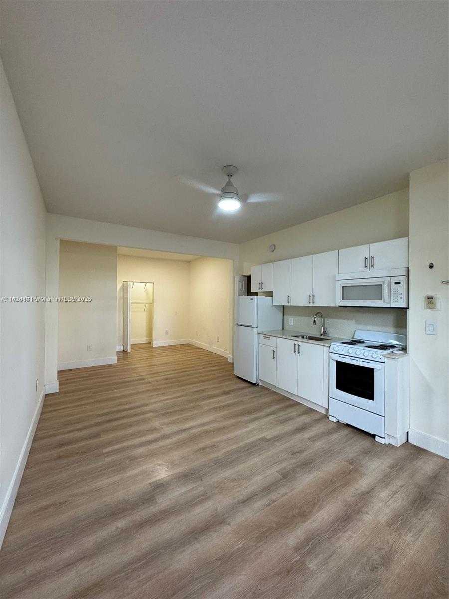 Small Image of 2000 MONROE ST #8, Hollywood Number 24