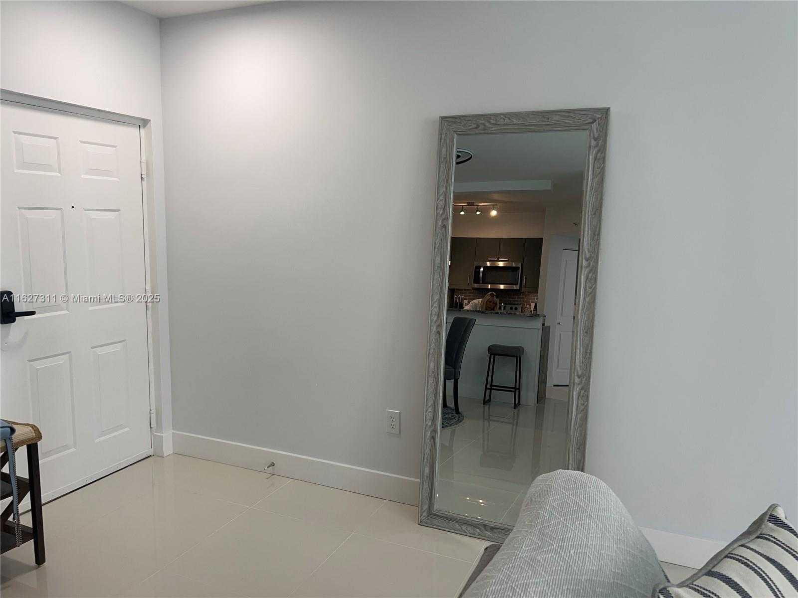 Small Image of 17100 NORTH BAY RD #1509, Sunny Isles Beach Number 11