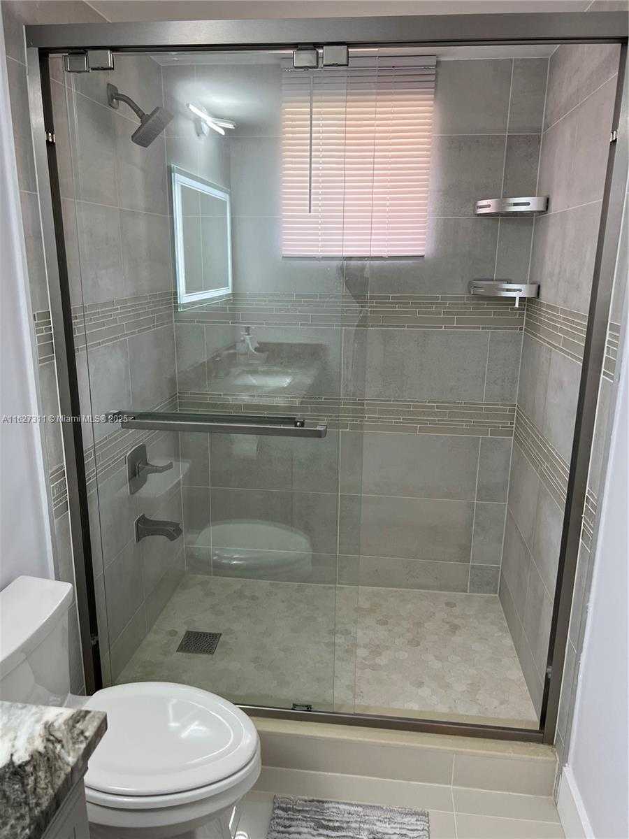 Small Image of 17100 NORTH BAY RD #1509, Sunny Isles Beach Number 15