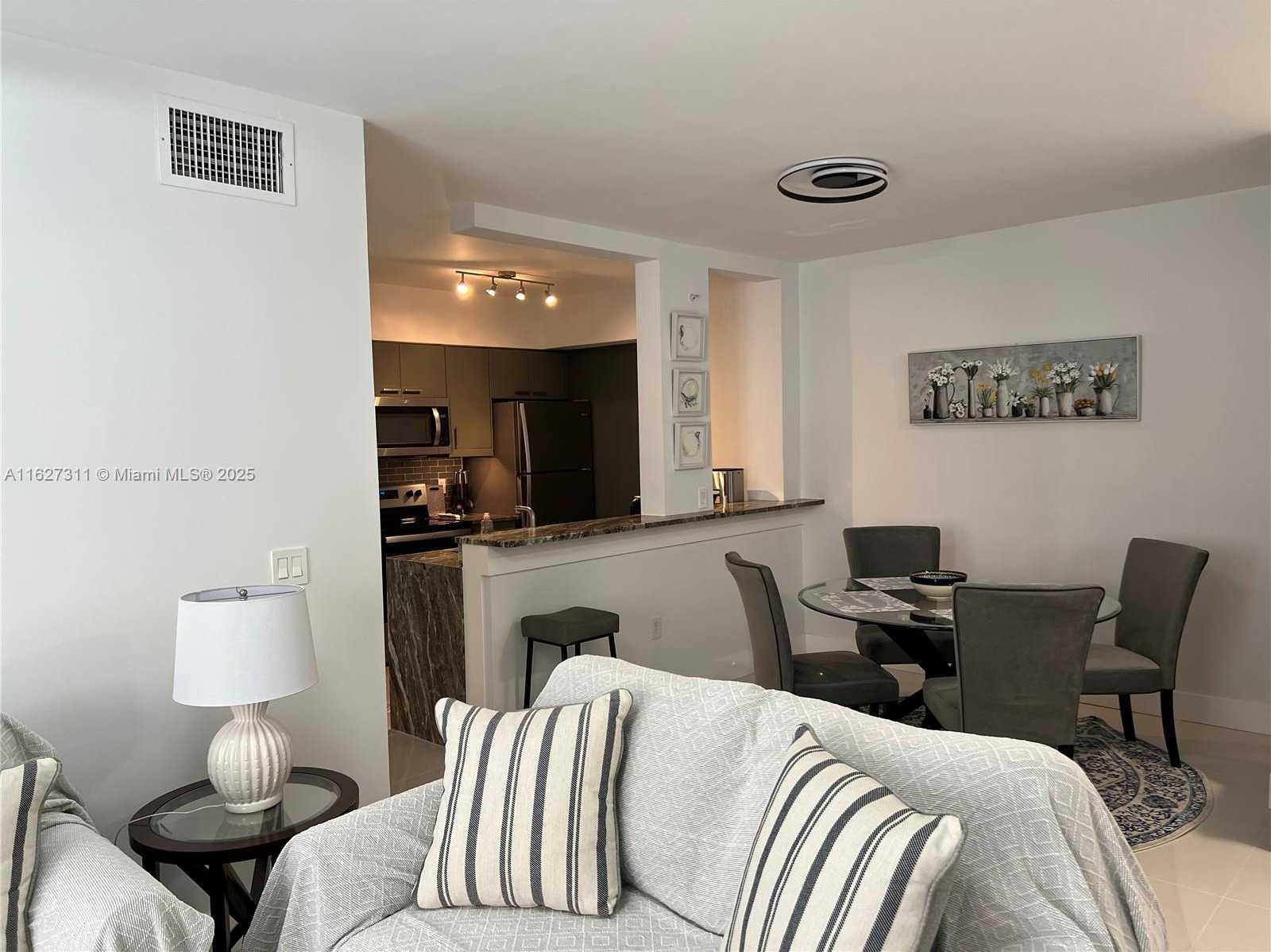 Small Image of 17100 NORTH BAY RD #1509, Sunny Isles Beach Number 2