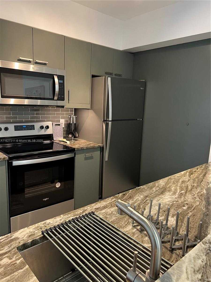 Small Image of 17100 NORTH BAY RD #1509, Sunny Isles Beach Number 5
