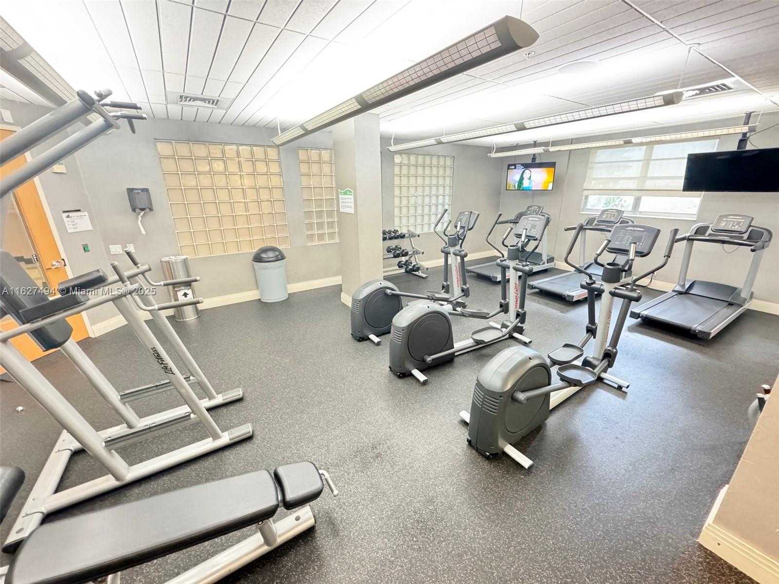 Small Image of 3801 OCEAN DR #10H, Hollywood Number 16