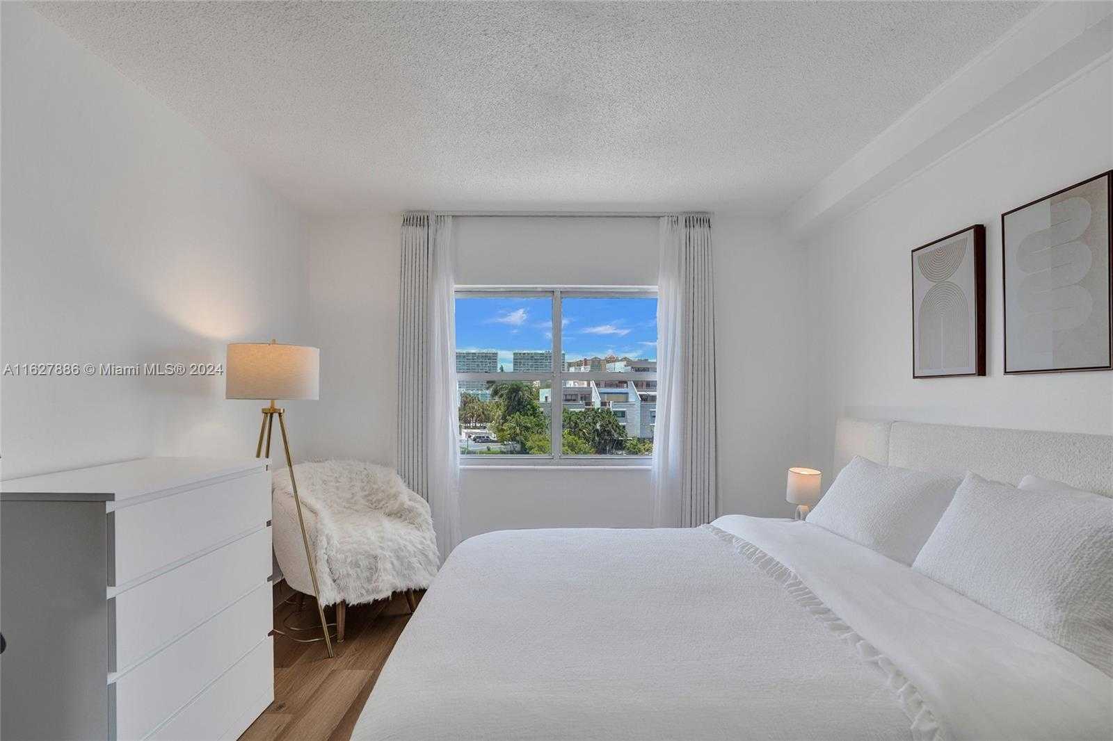 Small Image of 400 KINGS POINT DR #418, Sunny Isles Beach Number 11