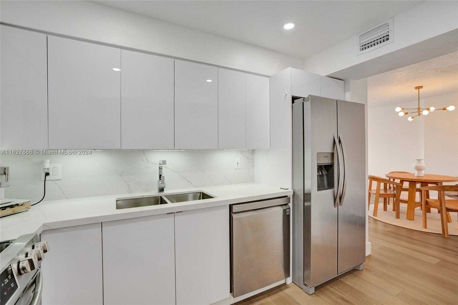 Small Image of 400 KINGS POINT DR #418, Sunny Isles Beach Number 6