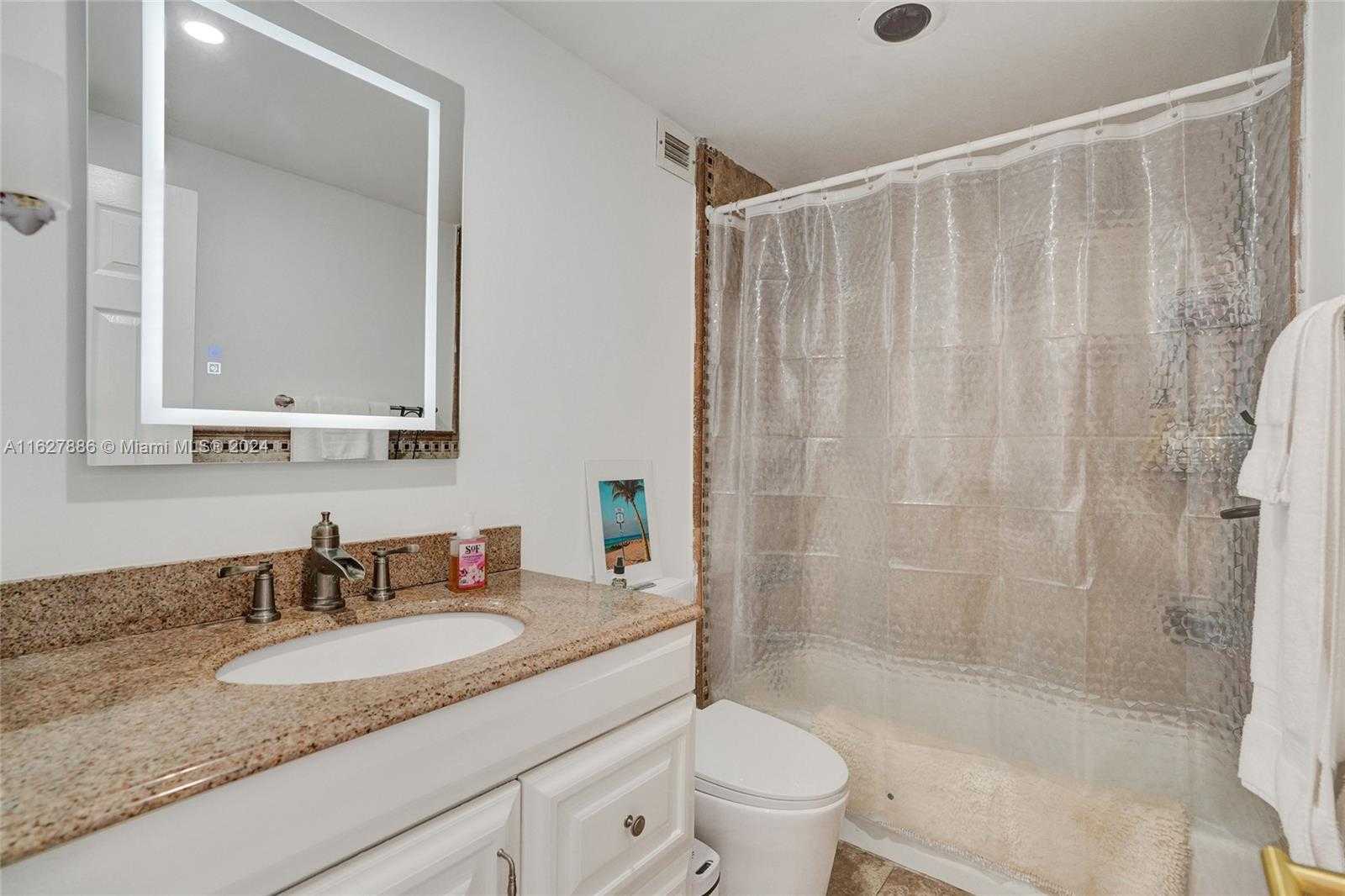 Small Image of 400 KINGS POINT DR #418, Sunny Isles Beach Number 8