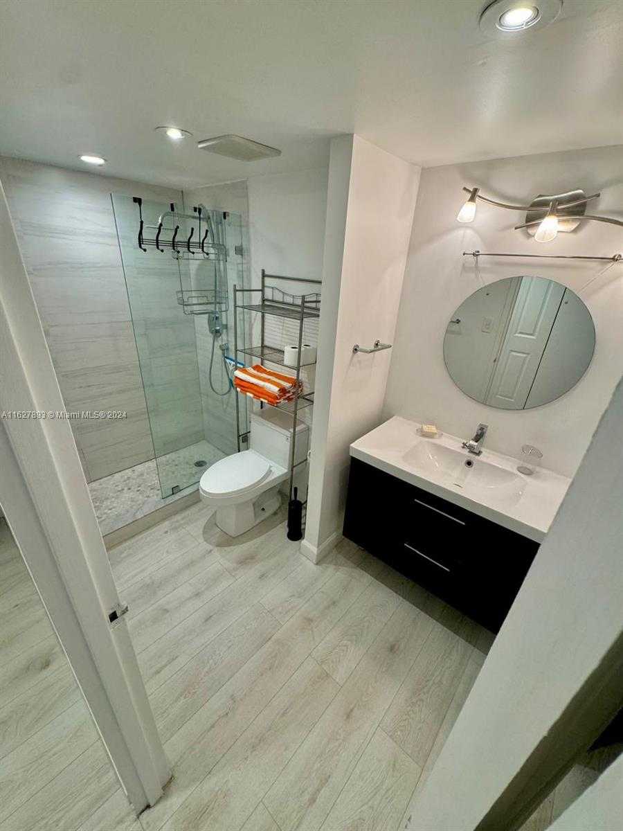 Small Image of 100 LINCOLN RD #430, Miami Beach Number 3