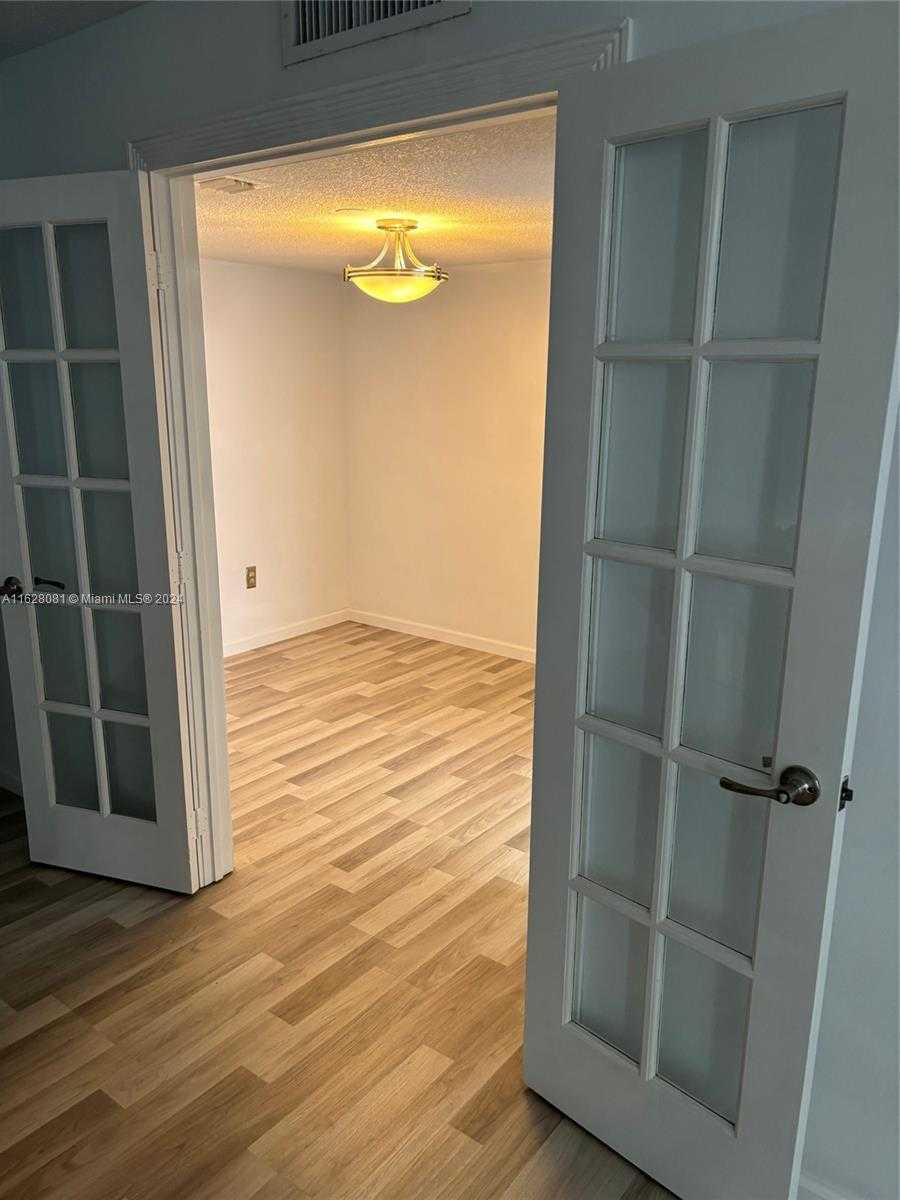 Small Image of 18041 BISCAYNE BLVD #1401, Aventura Number 14