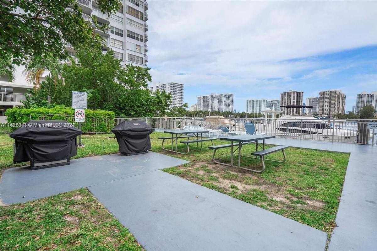 Small Image of 18041 BISCAYNE BLVD #1401, Aventura Number 24