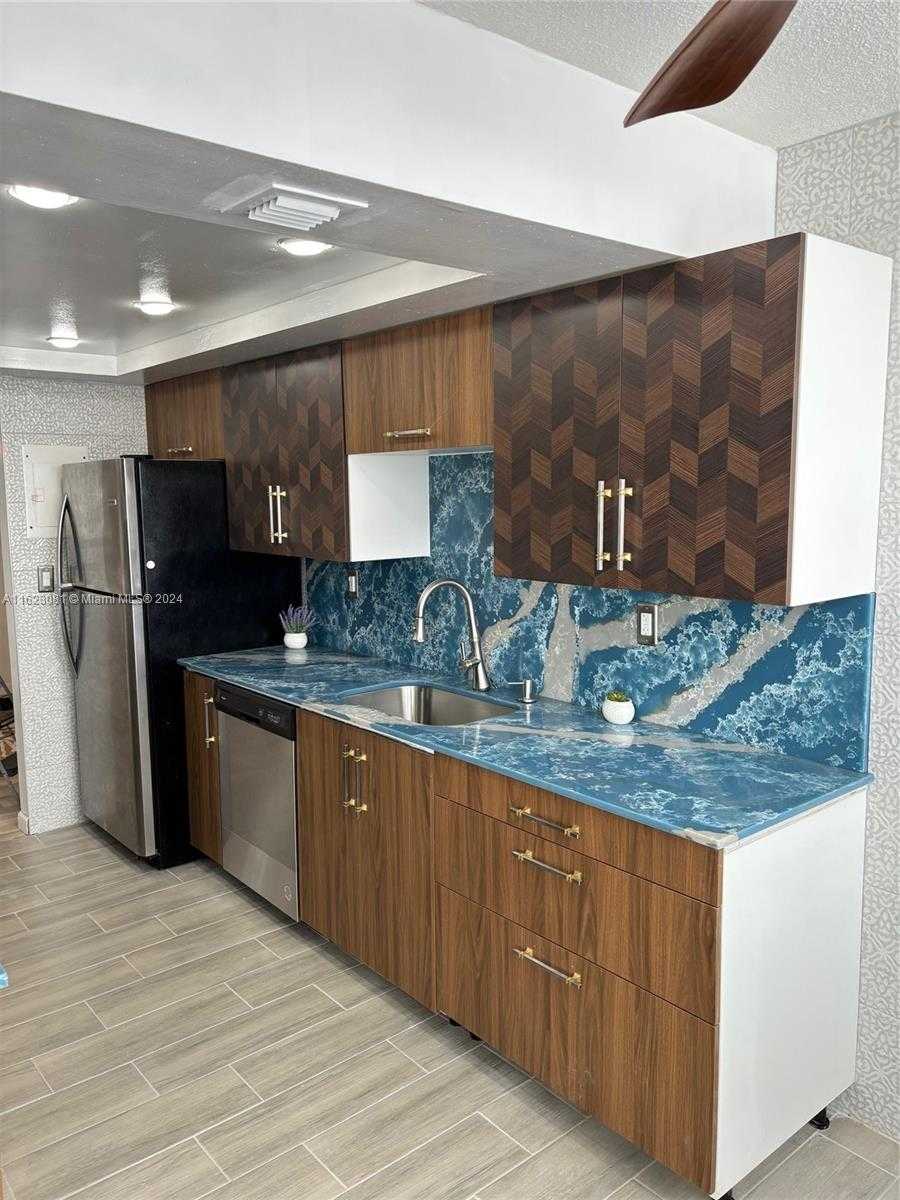 Small Image of 18041 BISCAYNE BLVD #1401, Aventura Number 8