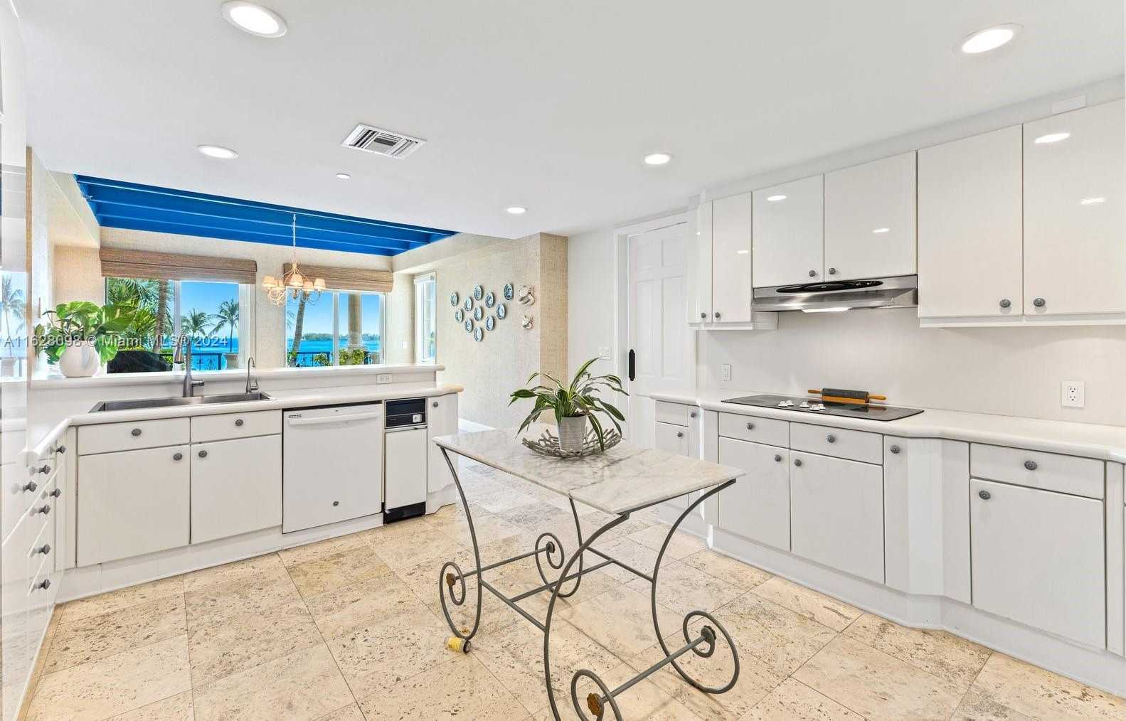 Small Image of 5221 FISHER ISLAND DR #5221, Miami Beach Number 15