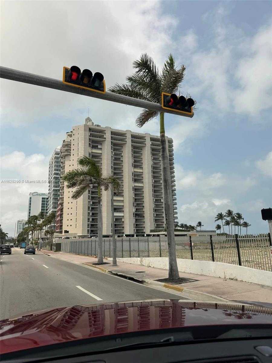 Small Image of 6767 COLLINS AVE #1509, Miami Beach Number 37