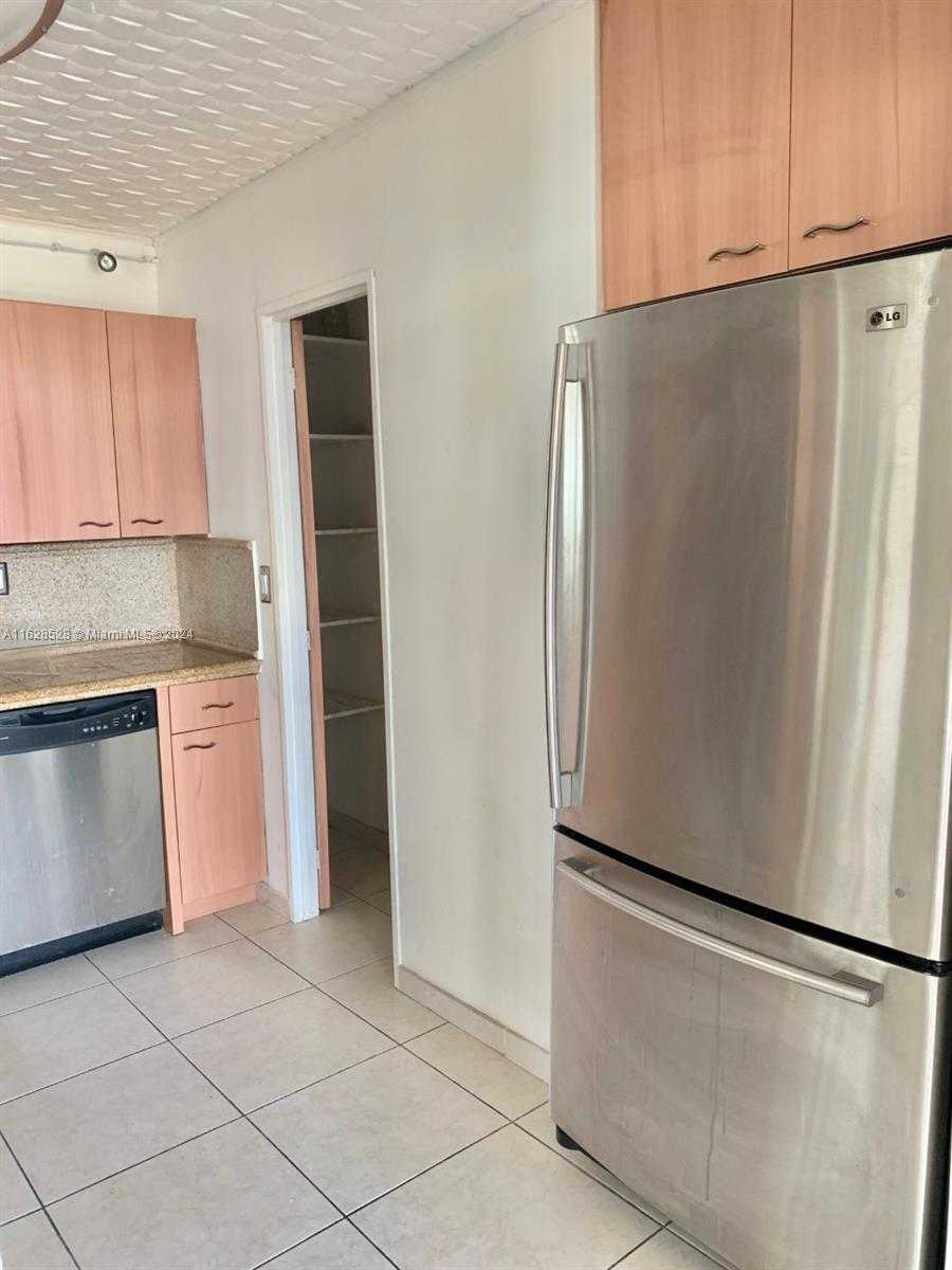 Small Image of 2030 SOUTH OCEAN DR #326, Hallandale Beach Number 3