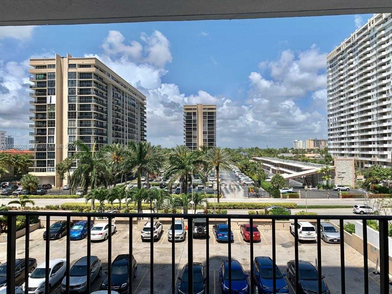 Small Image of 2030 SOUTH OCEAN DR #326, Hallandale Beach Number 4
