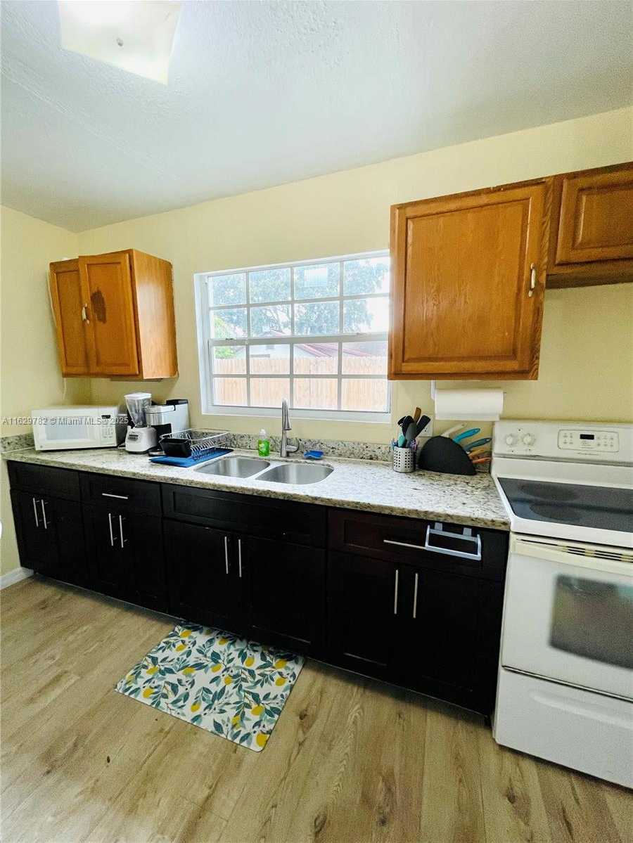 Small Image of 2720 NORTH WEST 29TH ST #2720, Miami Number 11