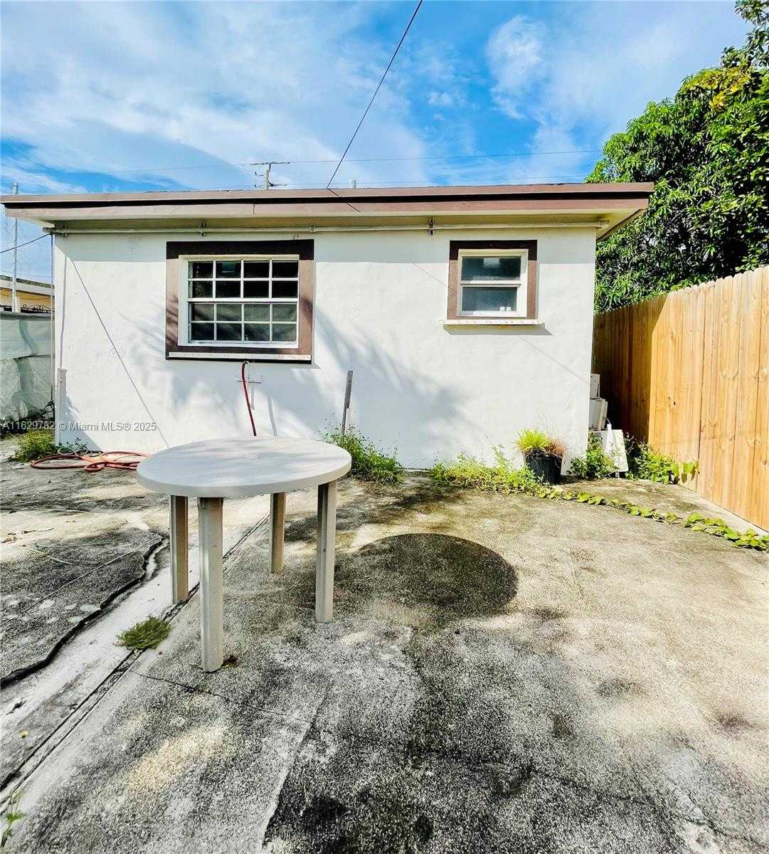 Small Image of 2720 NORTH WEST 29TH ST #2720, Miami Number 13