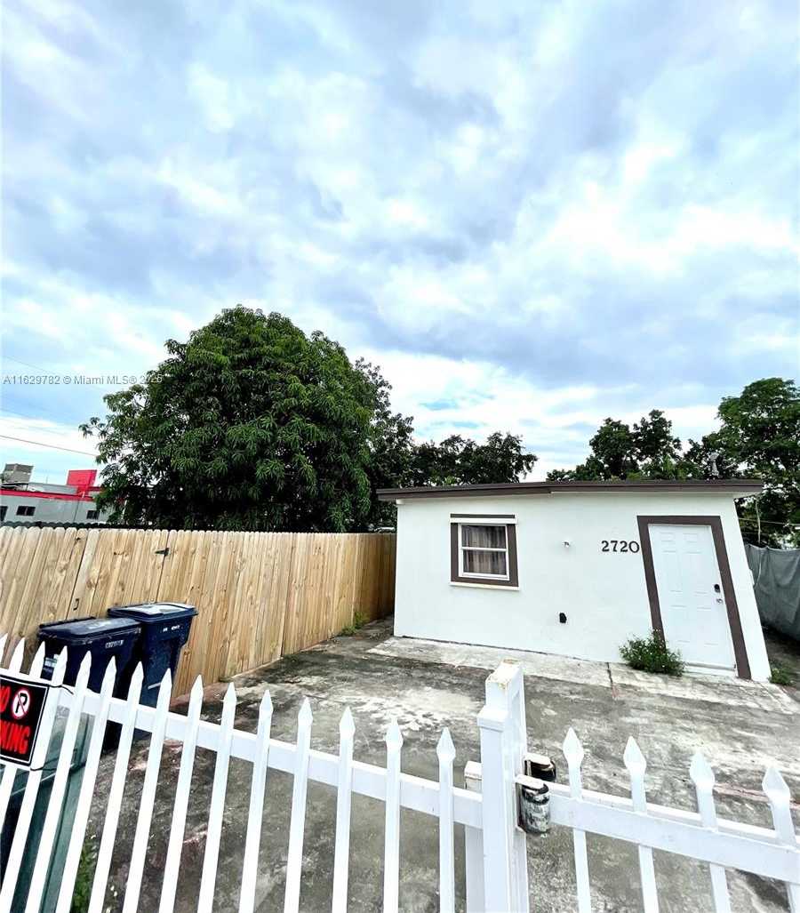 Small Image of 2720 NORTH WEST 29TH ST #2720, Miami Number 17