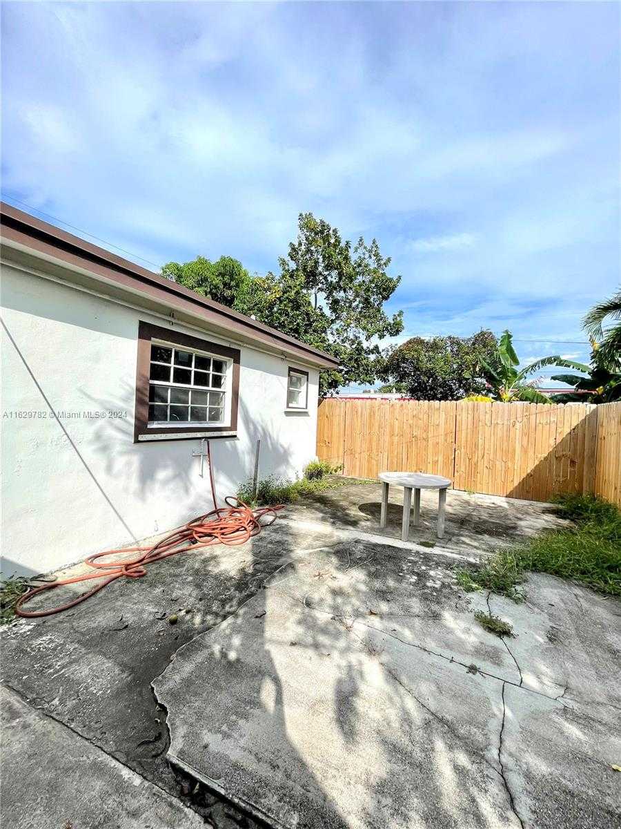 Small Image of 2720 NORTH WEST 29TH ST #2720, Miami Number 18