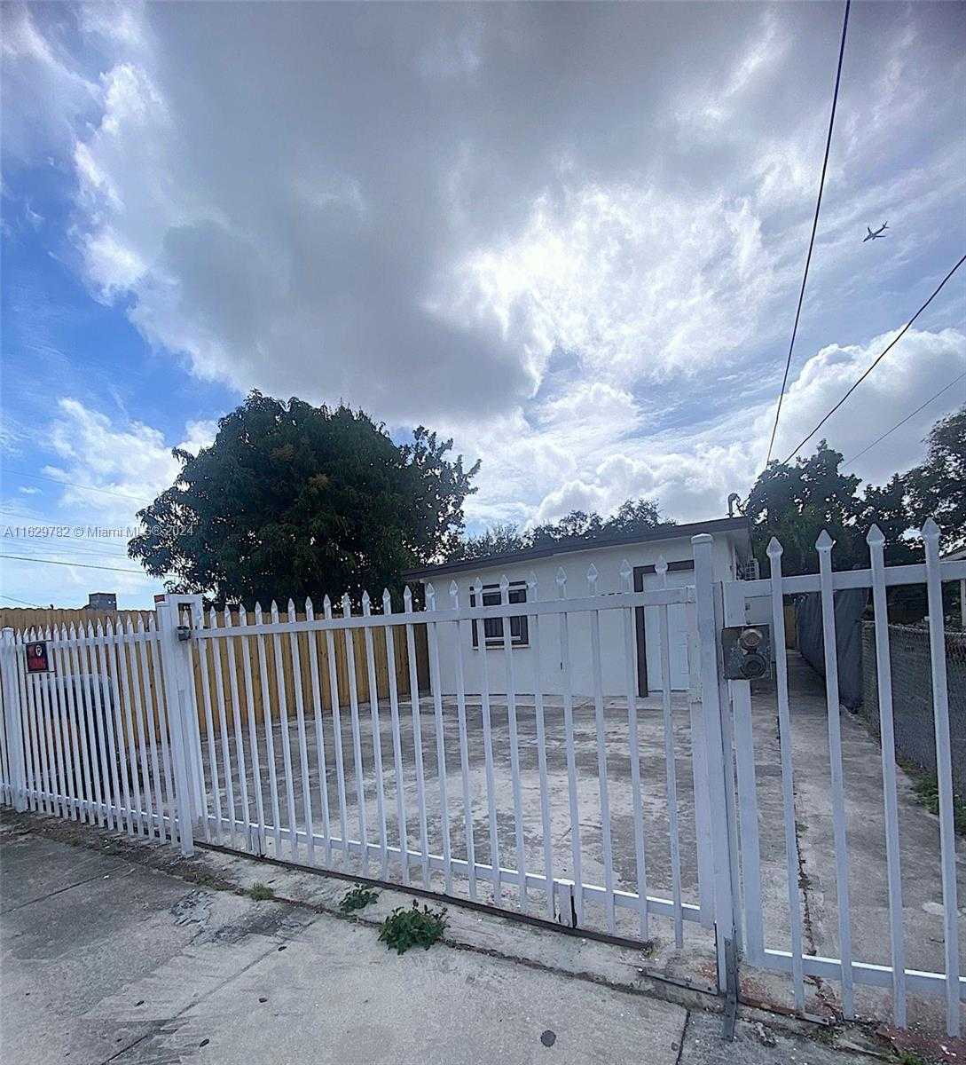 Small Image of 2720 NORTH WEST 29TH ST #2720, Miami Number 20