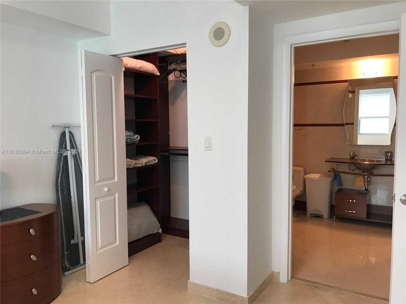 Small Image of 110 WASHINGTON AVE #1614, Miami Beach Number 12