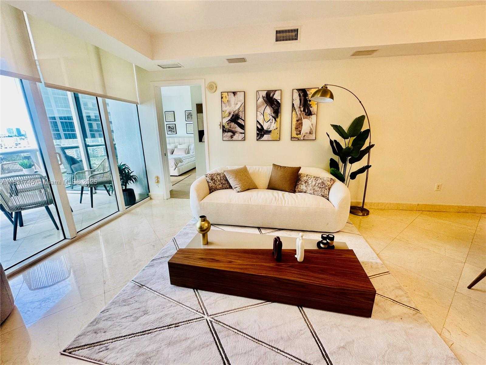 Small Image of Trump Royale, 18201 Collins Ave, Sunny Isles Beach, FL 33160, USA Number 10